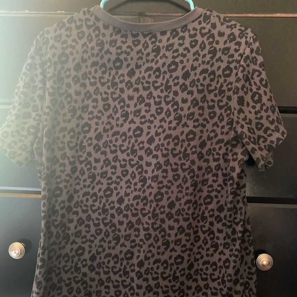 Large Cheetah print tshirt - Picture 2 of 3